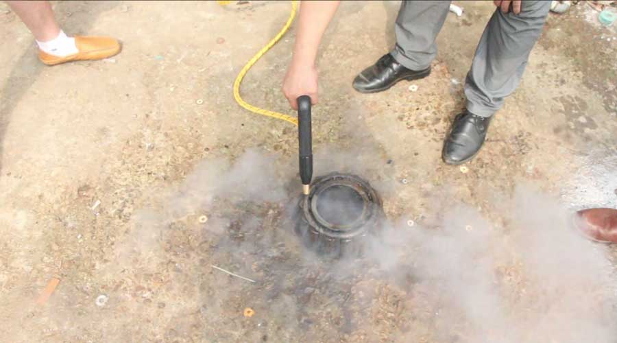 蒸汽清洗汽车油污