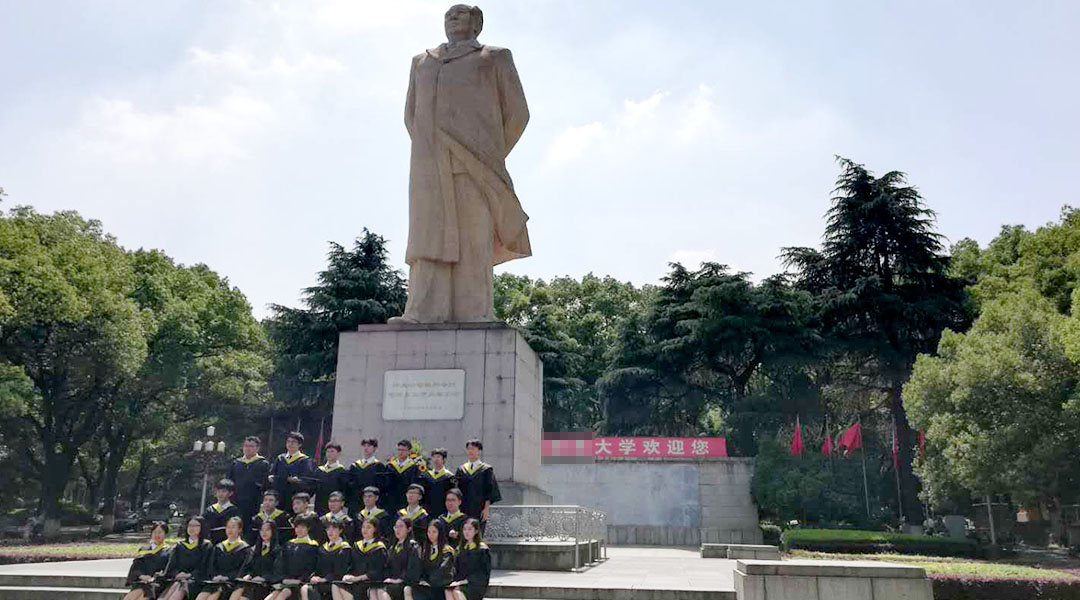 新型碳材科研室 新型碳材科研室