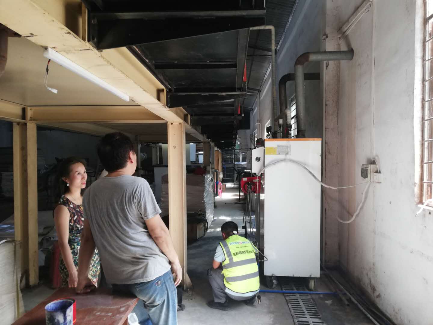 黄瓜成视频人APP售后人员到瓦楞纸厂进行回访 黄瓜成视频人APP售后人员到瓦楞纸厂进行回访