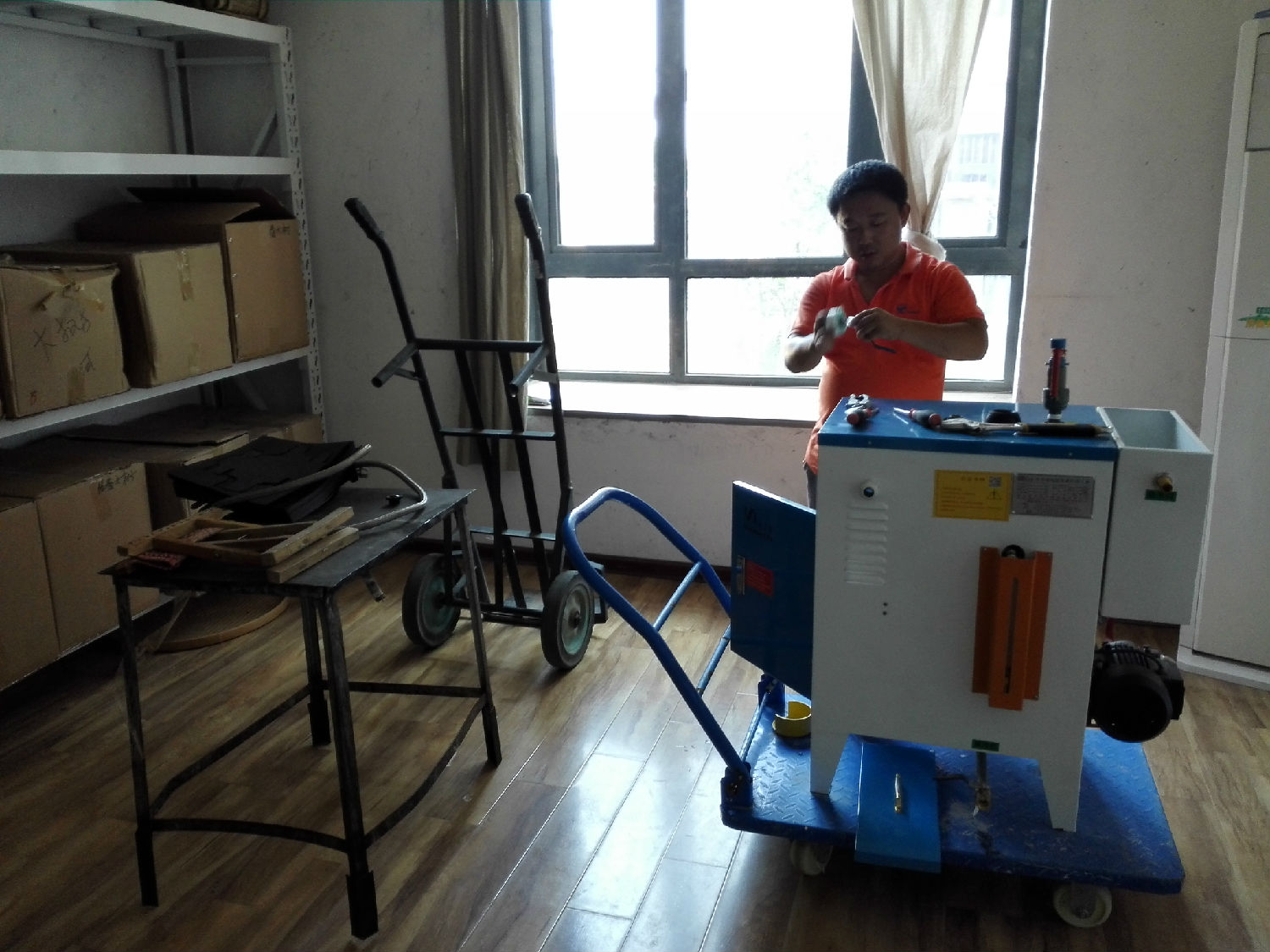 制茶厂购入黄瓜视频黄色下载进行茶叶杀青烘干