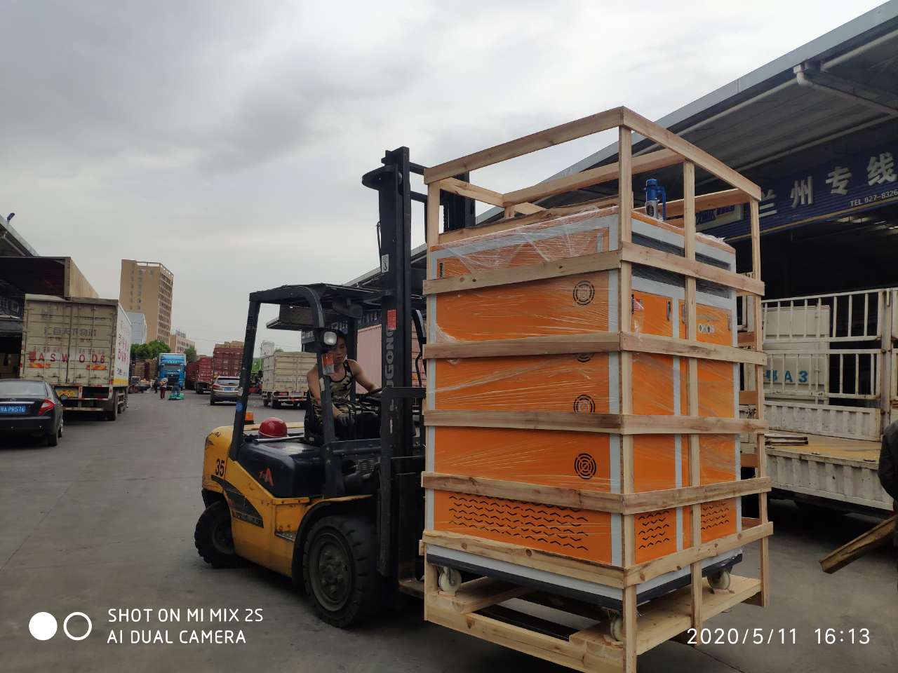 口罩加工厂商购买黄瓜视频黄色下载进行加热熔喷布