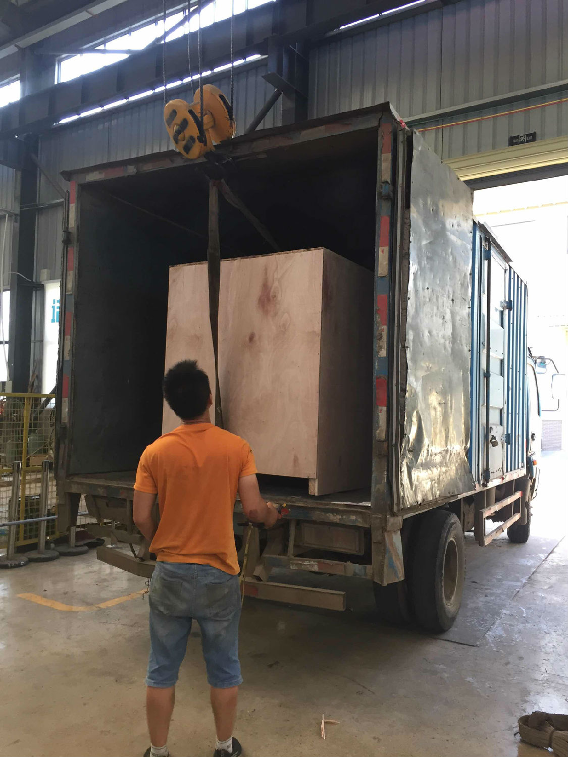 定制PLC实验研究蒸汽发生器打包完成，准备吊装上车启程啦