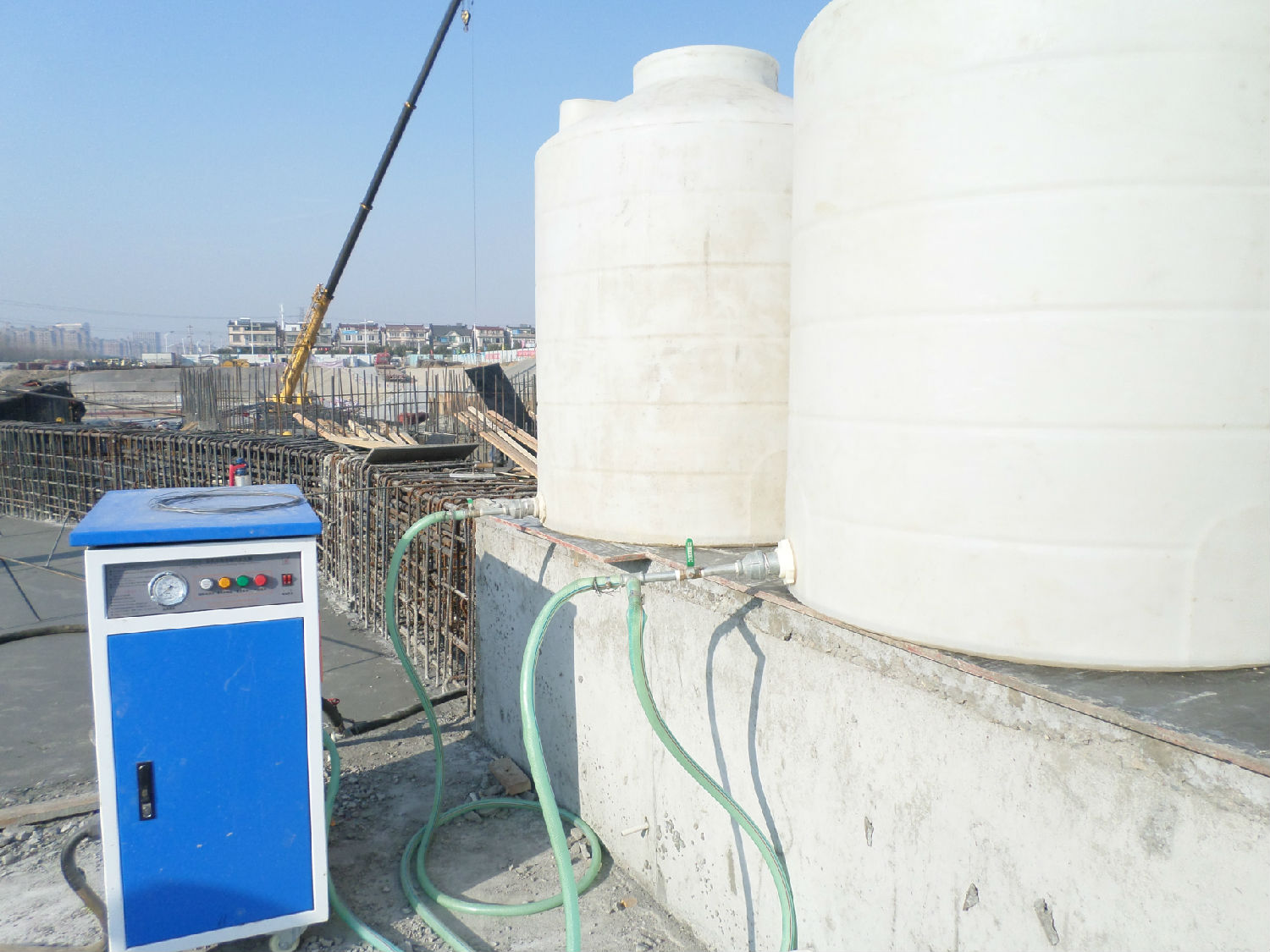 避免混凝土水分不足，使用湖南路桥养护黄瓜视频黄色下载