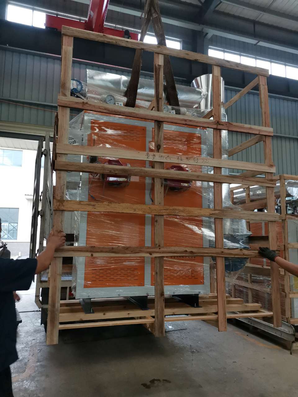 郑州调味品加工不锈钢蒸汽发生器采用食品级不锈钢材质，洁净加工调味品