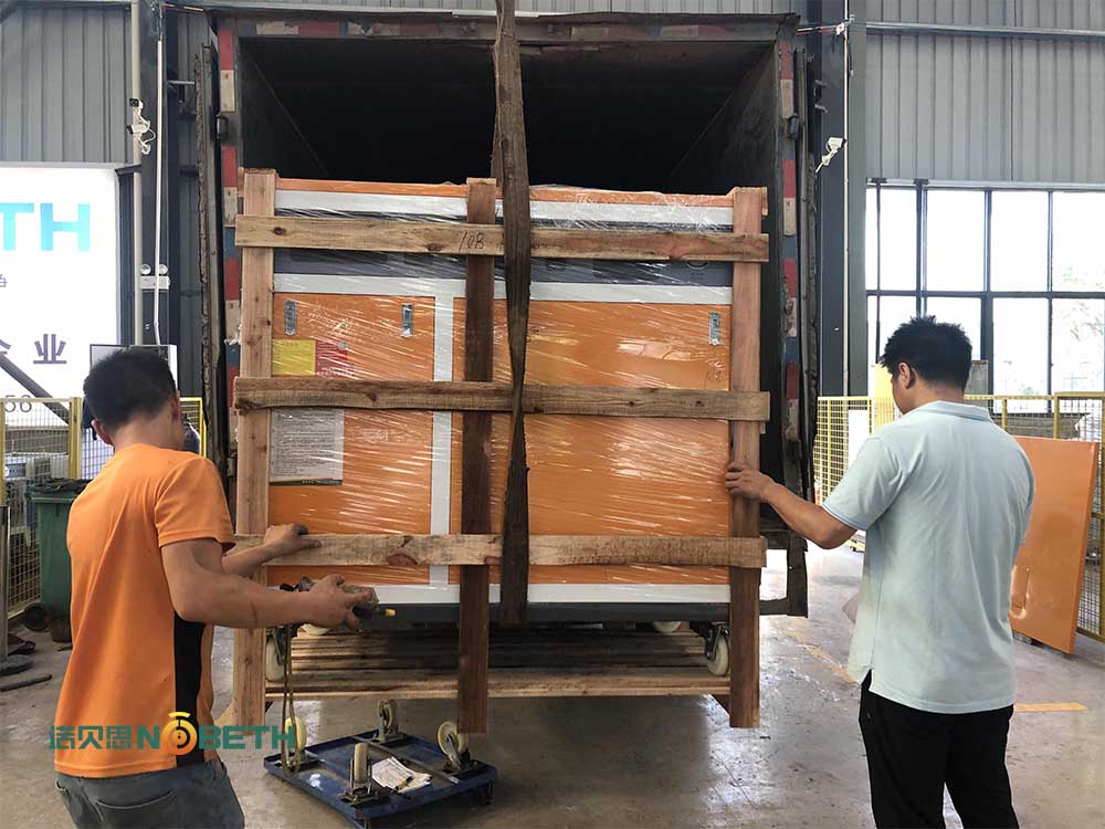 黑龙江中药提纯洁净蒸汽发生器正在装车发往物流中心 黑龙江中药提纯洁净蒸汽发生器正在装车发往物流中心