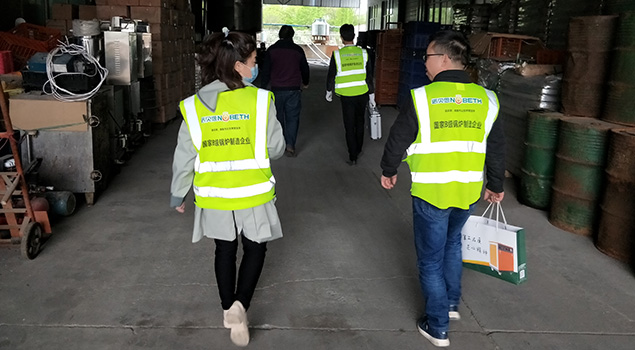 黄瓜成视频人APP售后人员走进蜂蜜厂 黄瓜成视频人APP售后人员走进蜂蜜厂