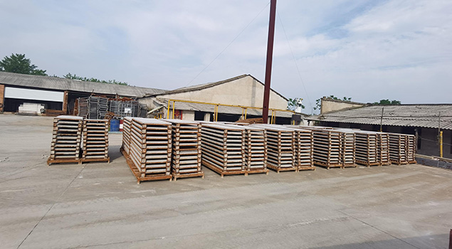 养护外墙保温板，用电蒸汽发生器好还是用黄瓜视频免费在线好？